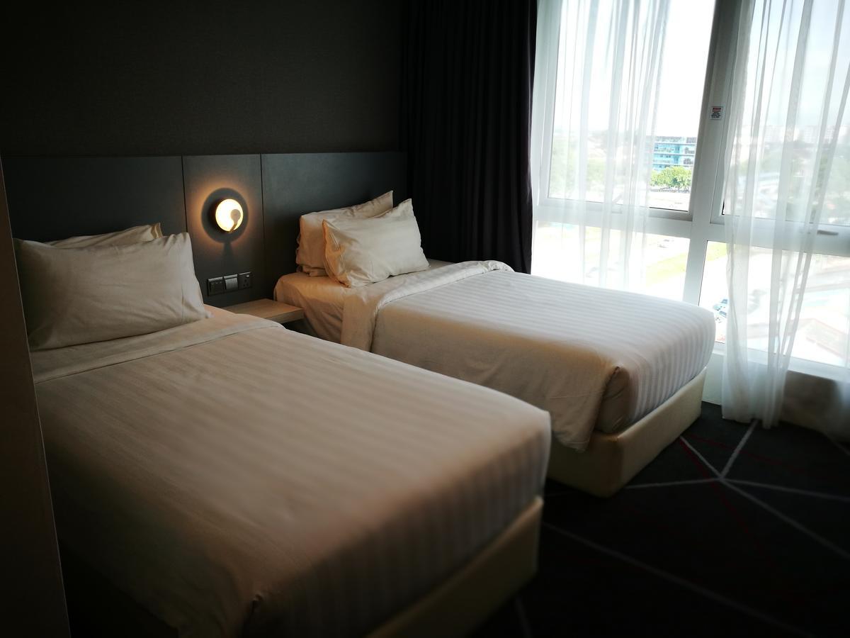Amerin Hotel Джохор-Бару Екстер'єр фото