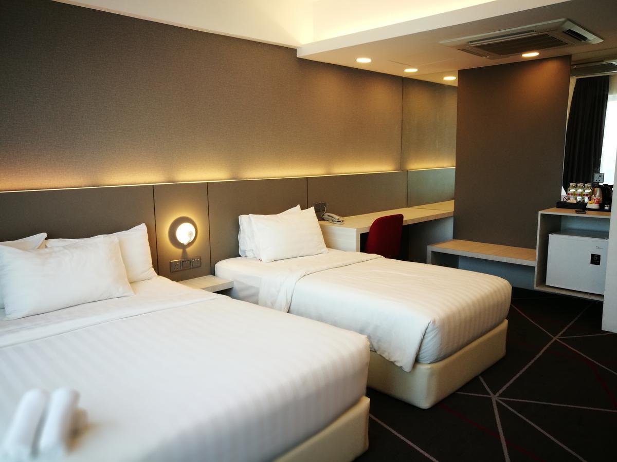 Amerin Hotel Джохор-Бару Екстер'єр фото