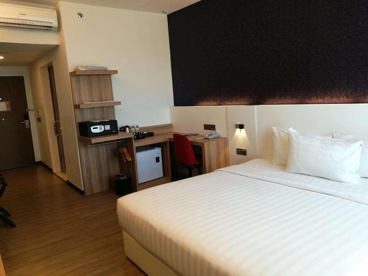 Amerin Hotel Джохор-Бару Екстер'єр фото